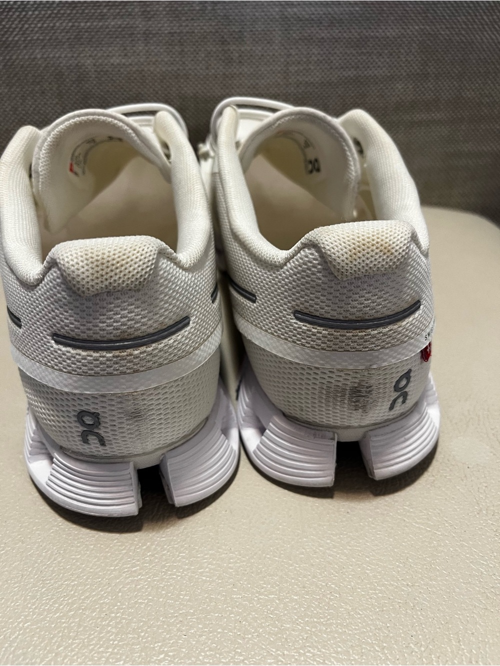 On Cloud 5 Running White Mesh Lace-Up Sneakers Women’s Size 8 - Picture 7 of 9